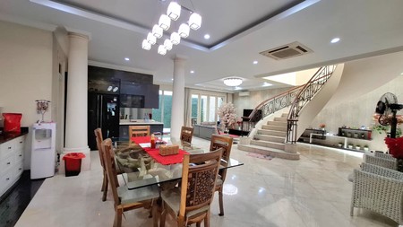 Rumah Villa Gading Indah, Kelapa Gading, Lantai marmer, semi furnish