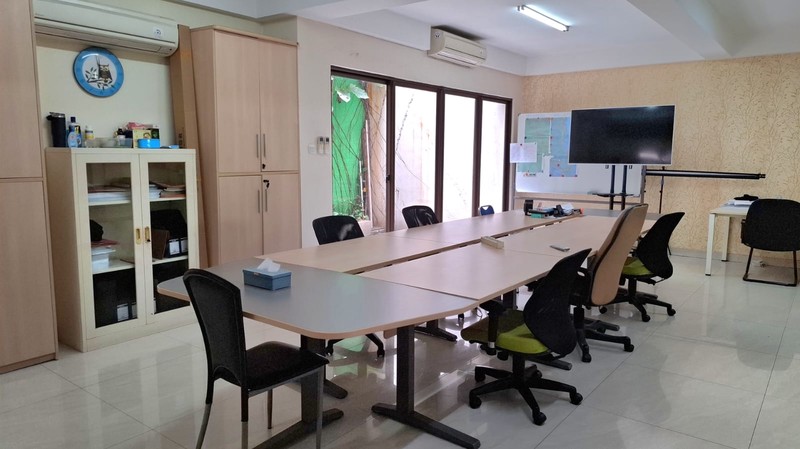 Rumah Hoek Kelapa Hibrida, Kelapa Gading