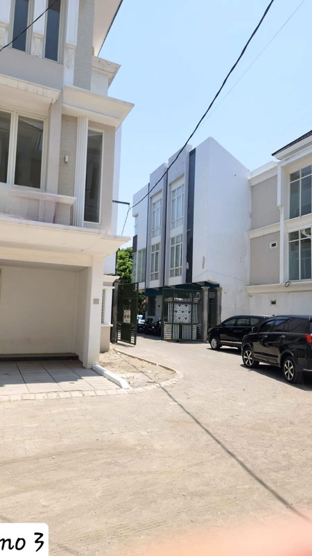 DIJUAL CEPAT RUMAH BARU GRESS NEW TOWNHOUSE 3 LANTAI DHARMAHUSADA INDAH BARAT SURABAYA