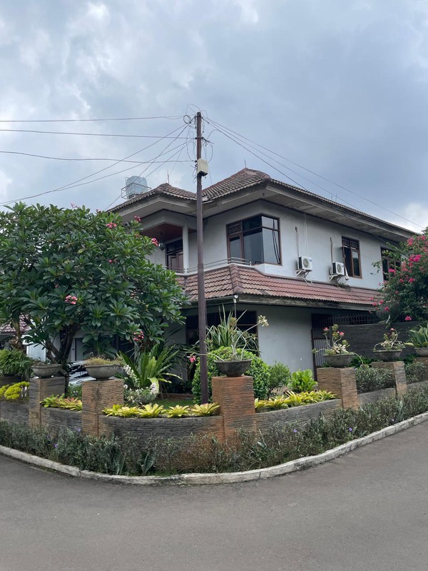 Rumah Bagus Di Komp Pejaten Barat Indah, Jl Pekayon Jakarta Selatan