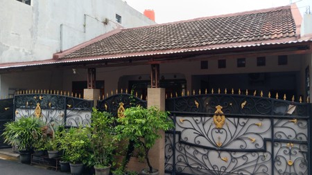 DIJUAL RUMAH 2 LT SIAP HUNI DI DAERAH BINTARO
