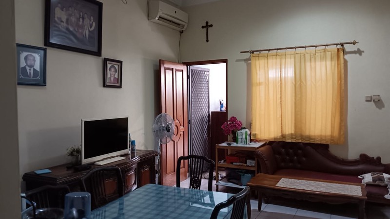 DIJUAL RUMAH 2 LT SIAP HUNI DI DAERAH BINTARO