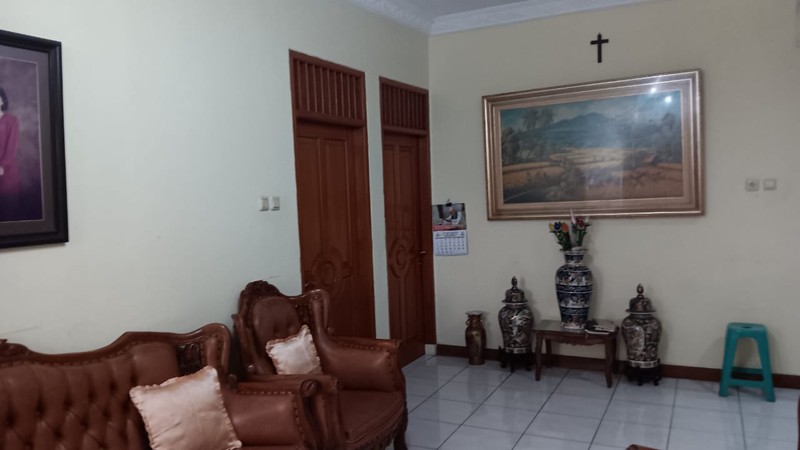 DIJUAL RUMAH 2 LT SIAP HUNI DI DAERAH BINTARO
