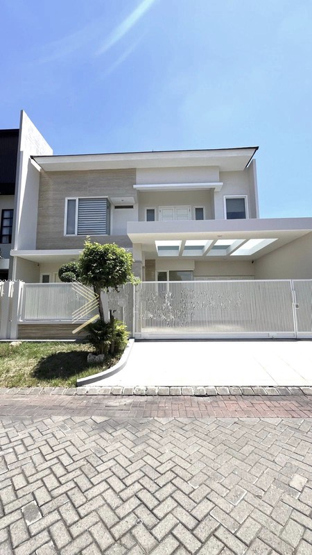 DIJUAL CEPAT RUMAH 2 LANTAI MINIMALIS CITRALAND UTAMA SOMERSET SURABAYA