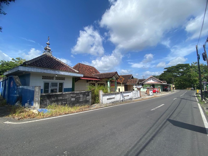 Tanah Strategis 2.291 Meter Persegi di Pusat Wonosari ,Bonus Bangunan Rumah & Lokasi Premium, Wonosari, Gunungkidul