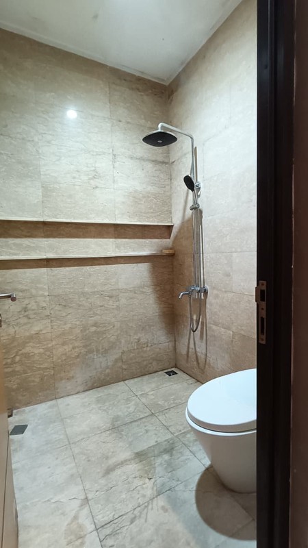 rumah cantik siap huni di kawasan Discovery Bintaro dengan lingkungan nyaman dan strategis.