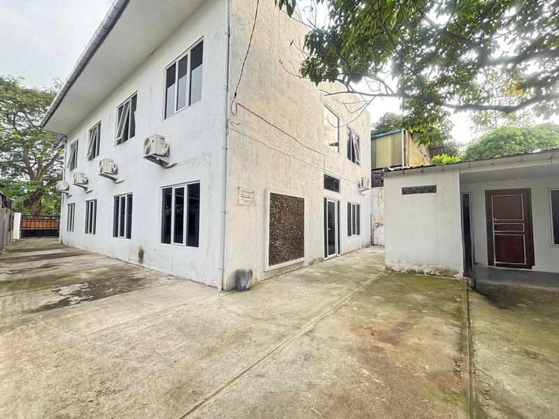 Rumah Kos + Gudang Multiusaha Strategis di Karawaci Cocok untuk Investasi