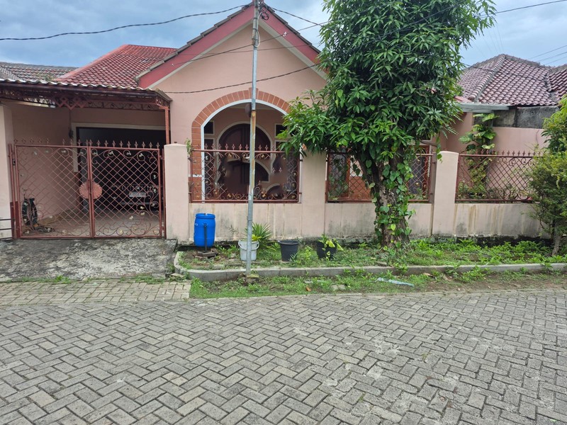 Rumah Bagus Di Jl Gagak Cipadu Jaya, Larangan Kota Tangerang
