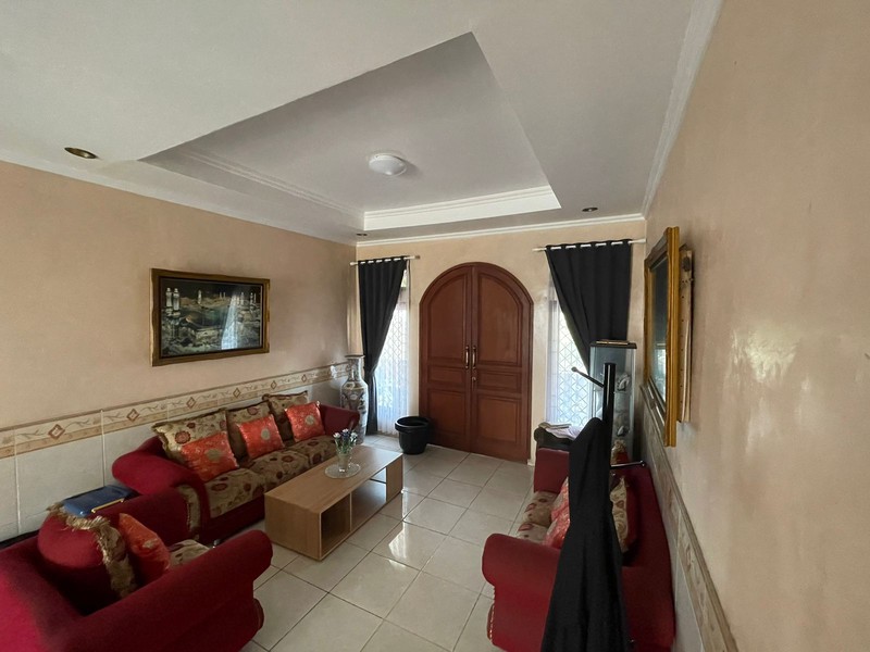 Rumah Bagus Di Jl Gagak Cipadu Jaya, Larangan Kota Tangerang