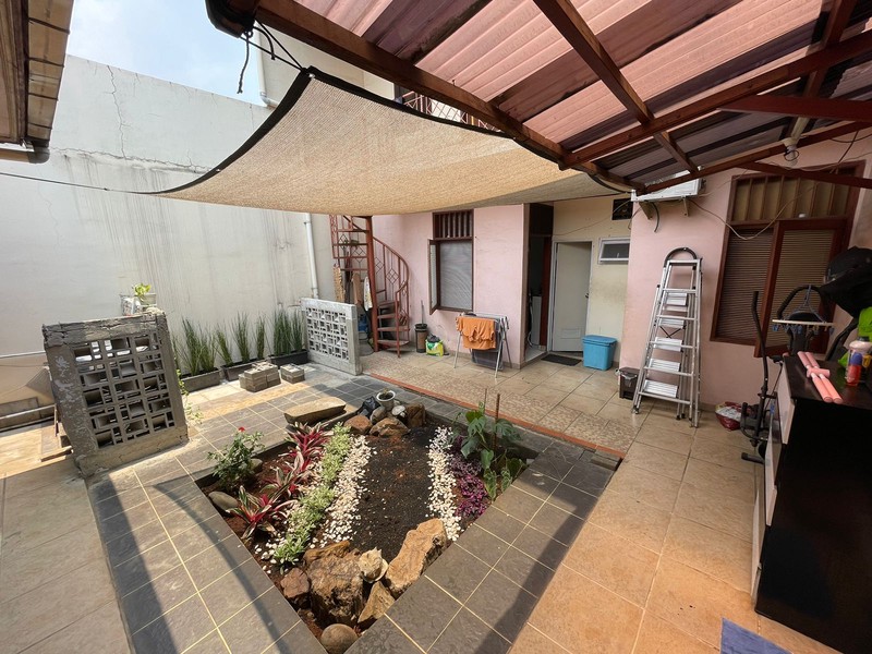 Rumah Bagus Di Jl Gagak Cipadu Jaya, Larangan Kota Tangerang