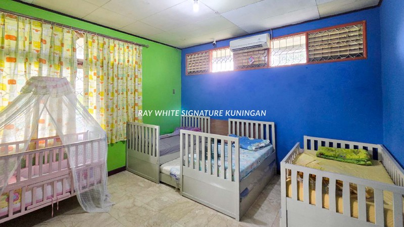 Dijual Tanah dan Bangunan Cocok Untuk Usaha di Kemang Pratama Raya