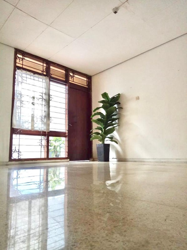 Rumah Bagus Di Jl Danau Limboto Bendungan Hilir Jakarta Pusat