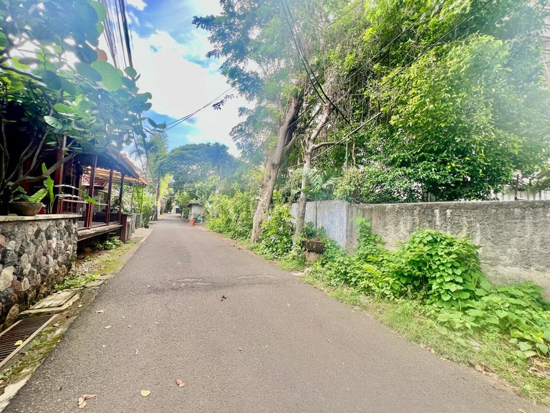 Rumah lama hitung tanah lokasi kebayoran baru jl sinabung 