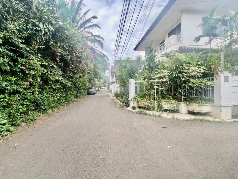 Rumah lama hitung tanah lokasi kebayoran baru jl sinabung 