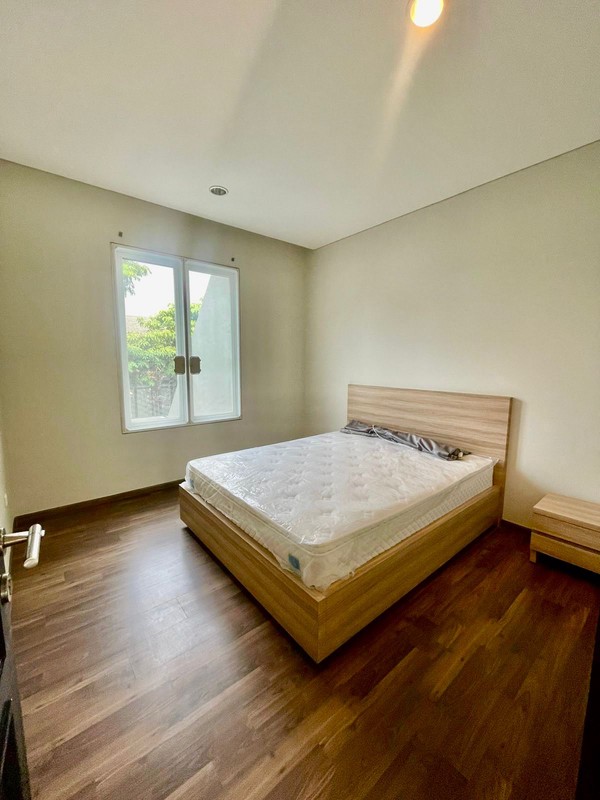 Modern Townhouse furnish with private pool perfect for expatriates kemang jakarta selatan 