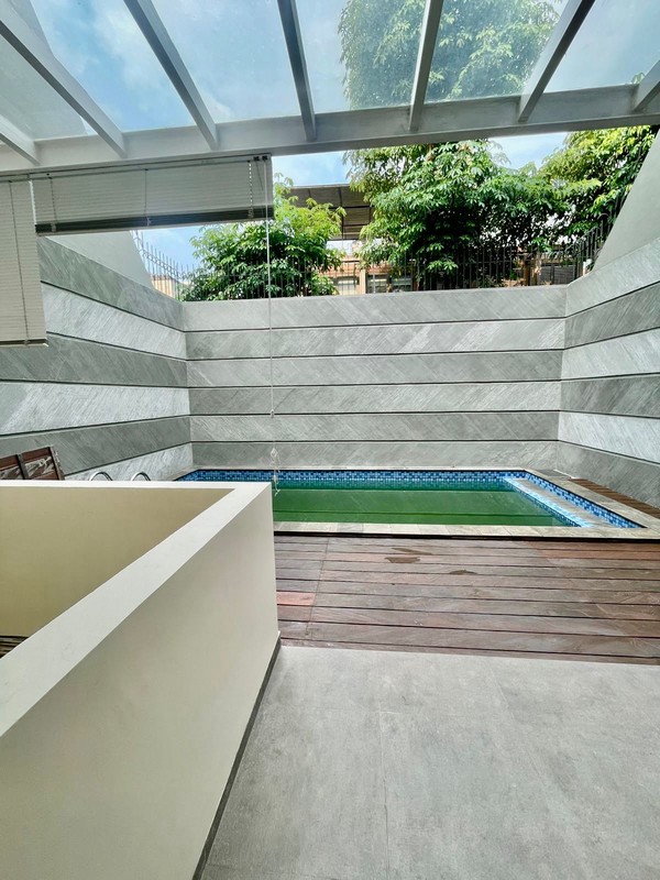 Modern Townhouse furnish with private pool perfect for expatriates kemang jakarta selatan 