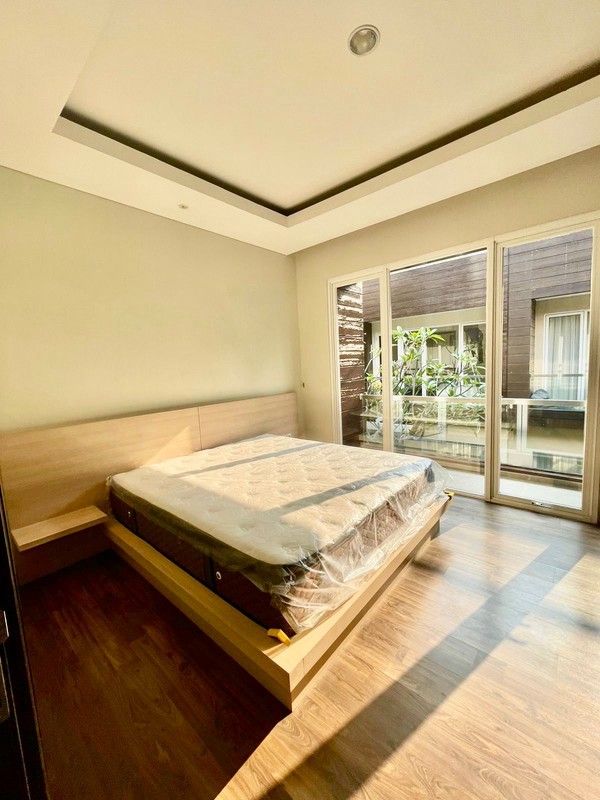 Modern Townhouse furnish with private pool perfect for expatriates kemang jakarta selatan 