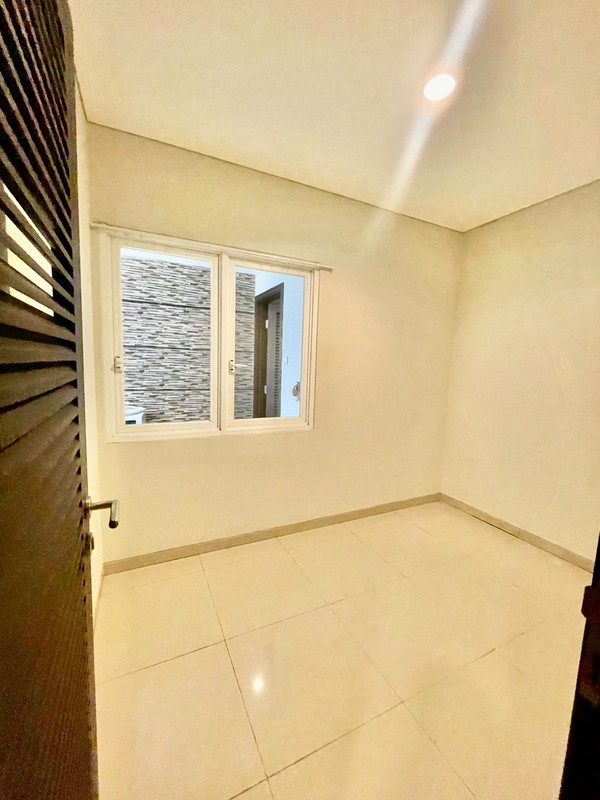 Modern Townhouse furnish with private pool perfect for expatriates kemang jakarta selatan 