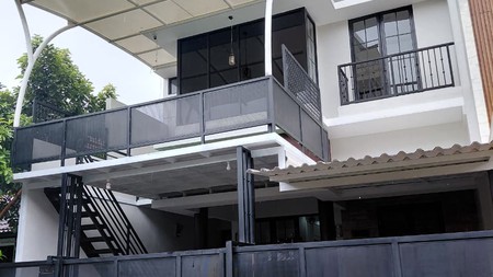 Rumah Cantik di Griya Loka BSD - Dekat Pasar Modern & Tol