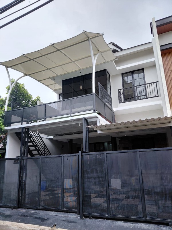 Rumah Cantik di Griya Loka BSD - Dekat Pasar Modern & Tol