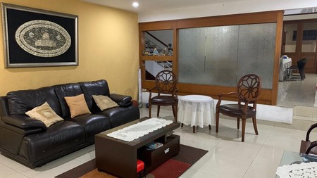 Rumah 3 Lantai Luas 1100M2 di Setiabudi Komersil Super Strategis