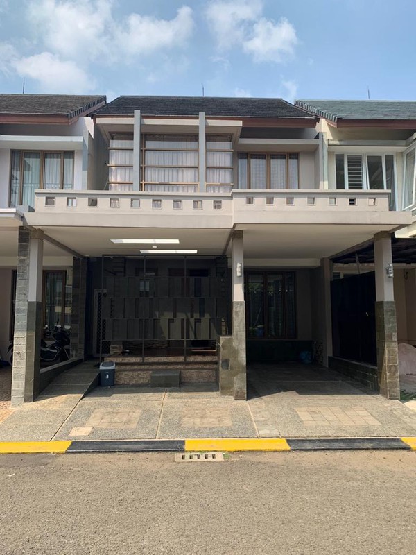 Rumah minimalis siap huni di bintaro.