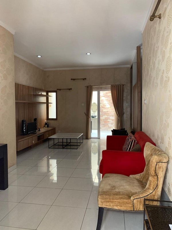 Rumah minimalis siap huni di bintaro.