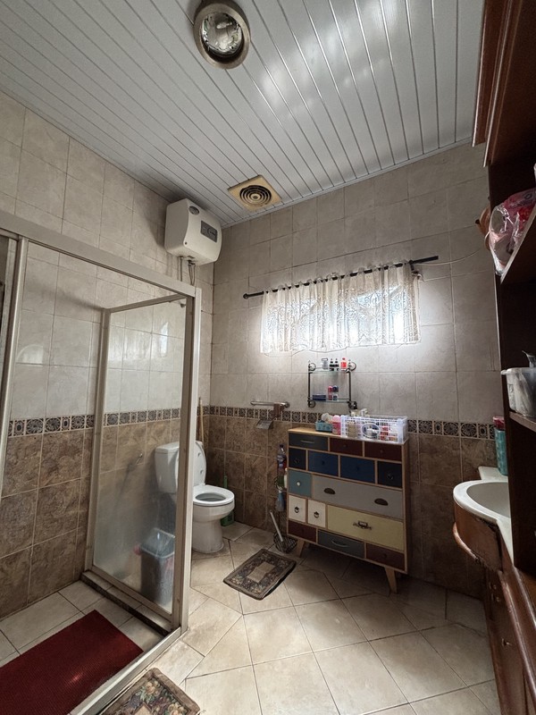 Rumah Cantik 2 Lantai di Raffles Hills Cibubur 