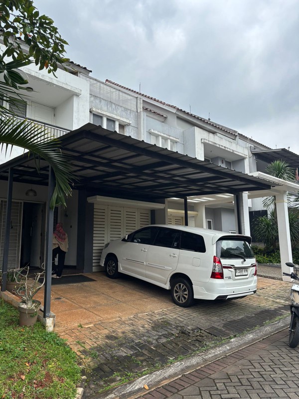 Rumah Cantik 2 Lantai di Raffles Hills Cibubur 