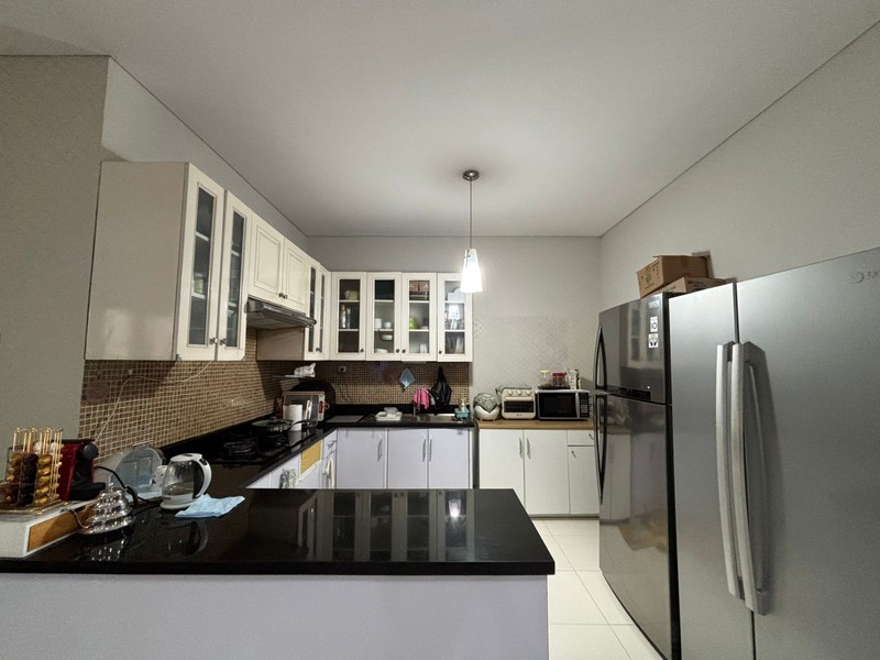 Rumah Cantik 2 Lantai di Raffles Hills Cibubur 