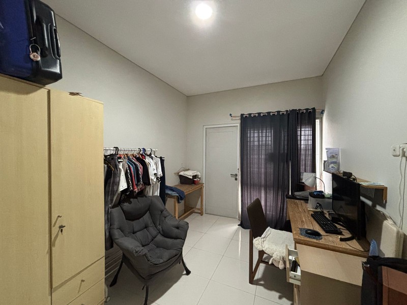 Rumah Cantik 2 Lantai di Raffles Hills Cibubur 