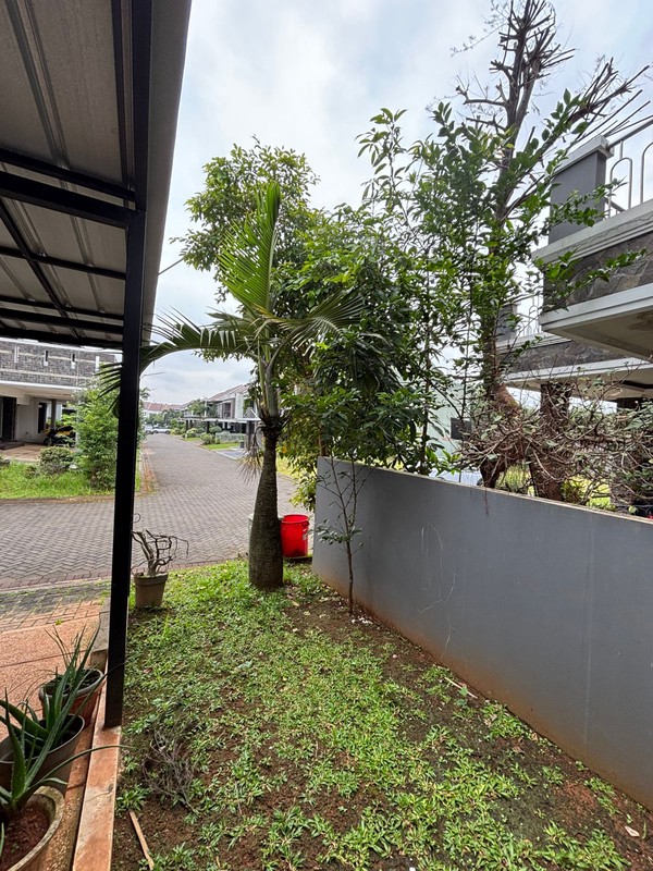 Rumah Cantik 2 Lantai di Raffles Hills Cibubur 