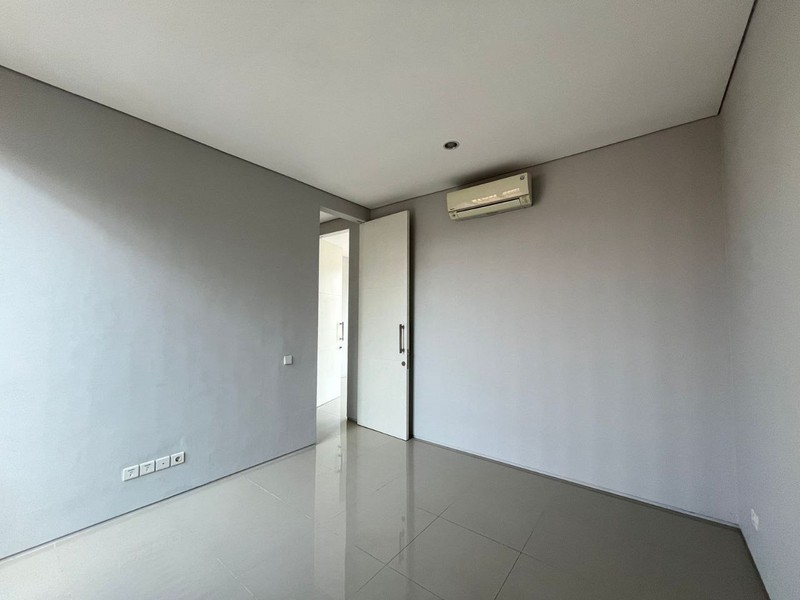 dijual rumah di taman puspa raya citraland surabaya