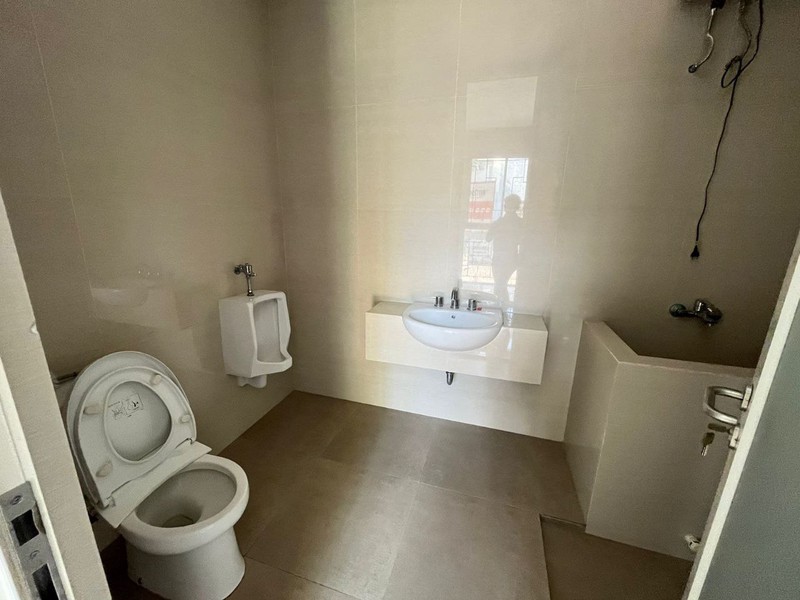 dijual rumah di taman puspa raya citraland surabaya