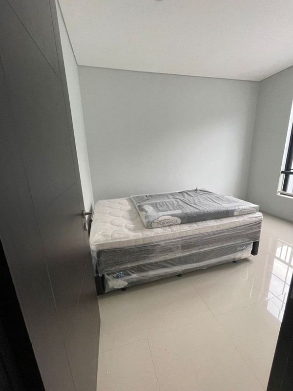 Dijual Rumah Siap huni di oakwood citraland surabaya