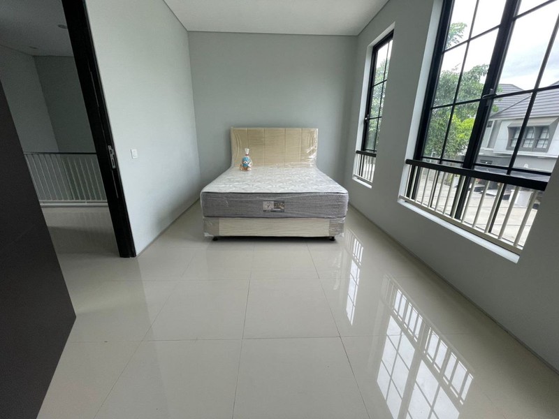 Dijual Rumah Siap huni di oakwood citraland surabaya