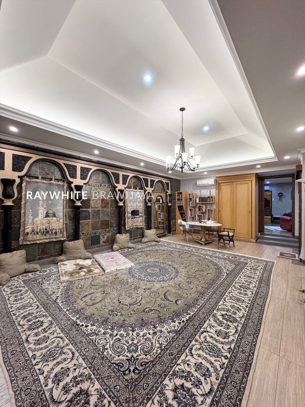 Rumah Mewah Siap Huni Dalam Kompleks Area Kemang