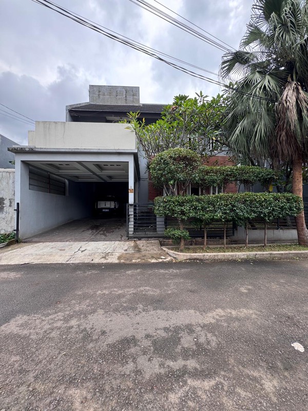 Rumah Siap Huni Lingkungan Tenang Area Cilandak Barat