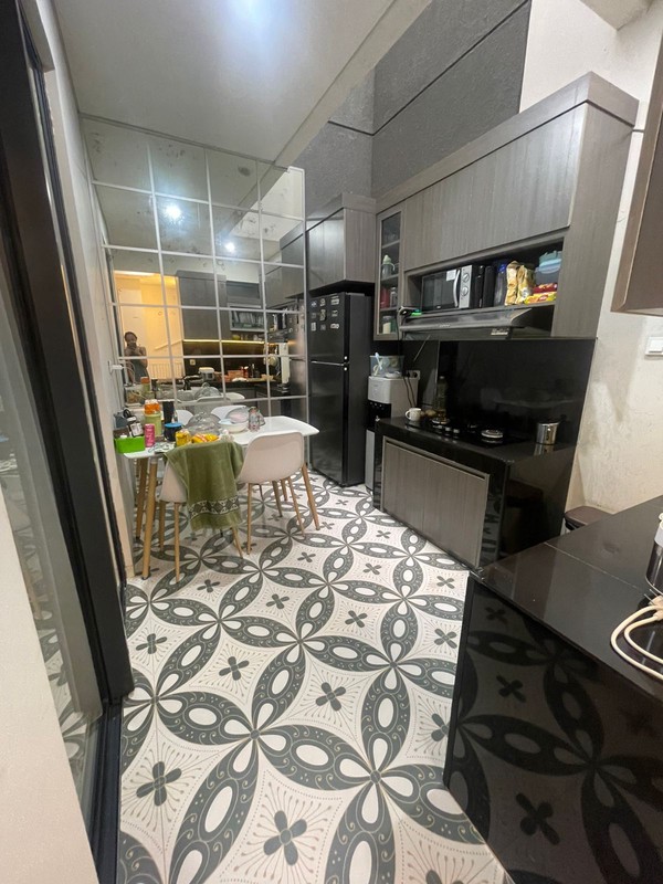 Rumah Strategis di Graha Raya, Jalan Lebar Muat 2 Mobil