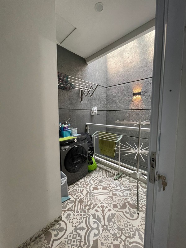 RUMAH SIAP HUNI AKSES 2 MOBIL DI GRAHA RAYA, TANGERANG SELATAN