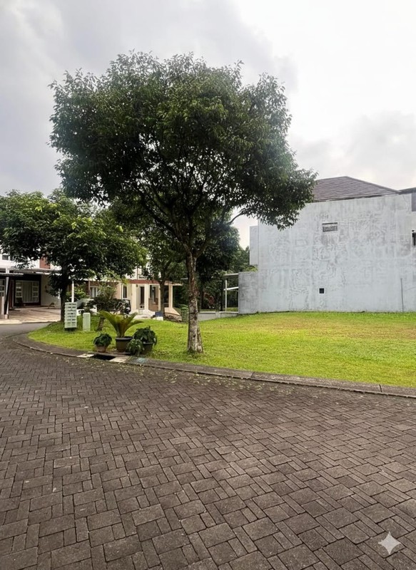 KAVLING HOEK LINGKUNGAN ASRI DE LATINOS BSD CITY 