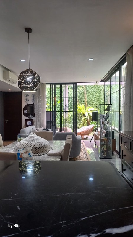 Rumah daerah penduduk dekat dengan sektor 7 Bintaro,, dekat dg area kuliner, RS, BXC dan toll...