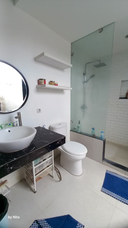 Rumah daerah penduduk dekat dengan sektor 7 Bintaro,, dekat dg area kuliner, RS, BXC dan toll...