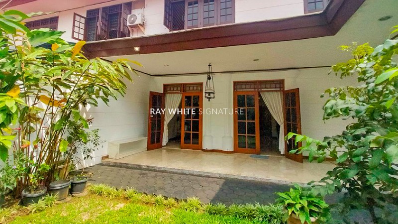 Rumah Layak Huni di Komplek Deplu 1