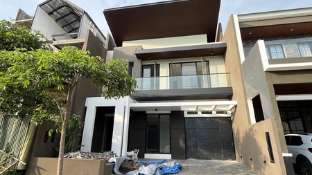 Dijual Rumah New Gress di Woodland Citraland Surabaya