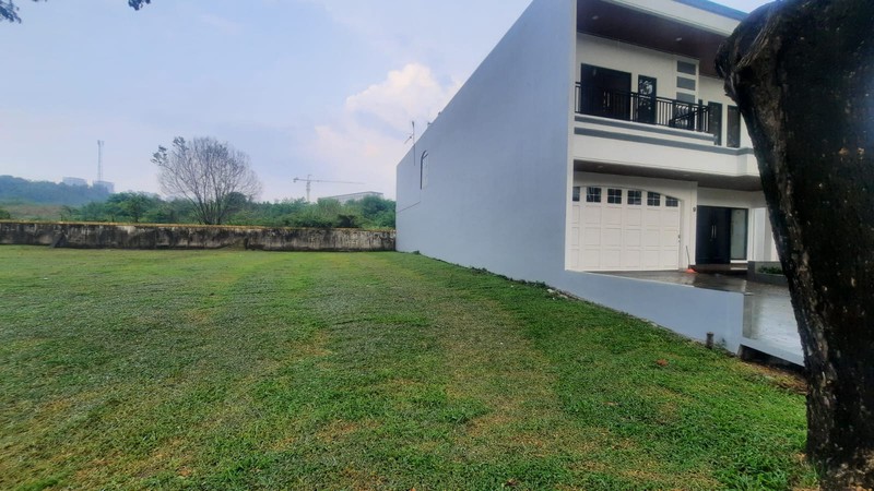 TANAH KAVLING RESIDENTIAL SIAP BANGUN DI LOKASI YANG STRATEGIS DALAM CLUSTER CASA DE LAGO LIPPO CIKARANG