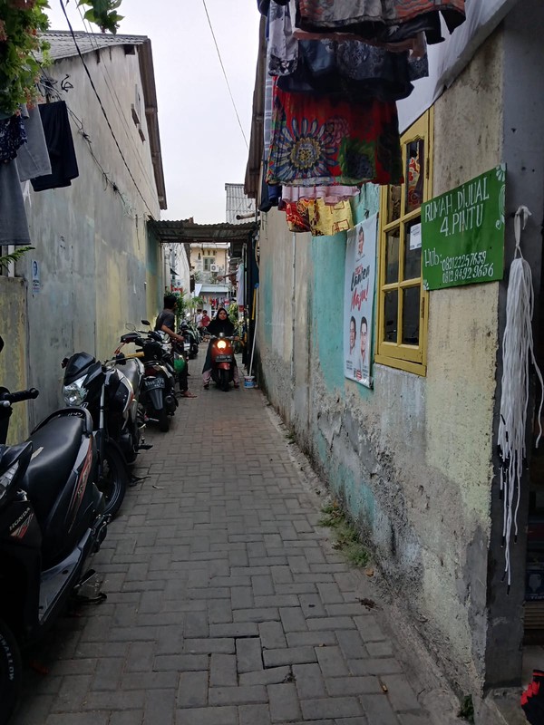 Kontrakan 4 pintu di kawasan bisnis cipadu