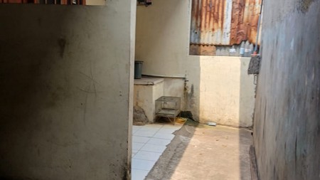 2 Kios & 2 Rumah Kontrakan Di Pinggir Jalan Mochtar Raya Petukangan Utara