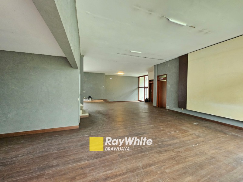 Rumah di Darmawangsa, Kebayoran Baru, akses jalan 2 arah, 5 menit ke MRT Blok A