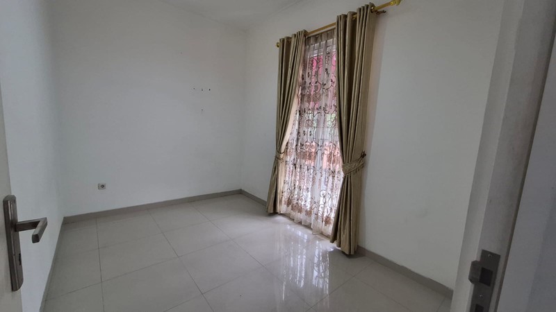 Rumah Besar 4 KT Garasi 3 Mobil, Tebet Timur Jakarta Selatan